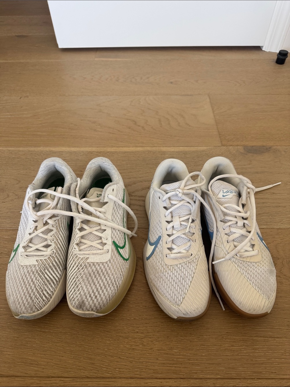 Nike Vapor tennis court shoes White with Green and white with light blue 8.5